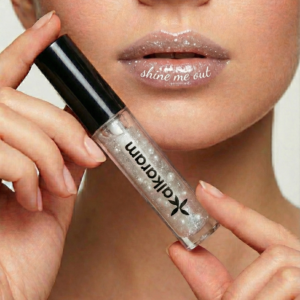 Shine Me Out – High-Shine Lip Gloss