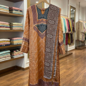 J. Junaid Jamshed – Amber Ochre Chunri Print 3-Piece Lawn Suit